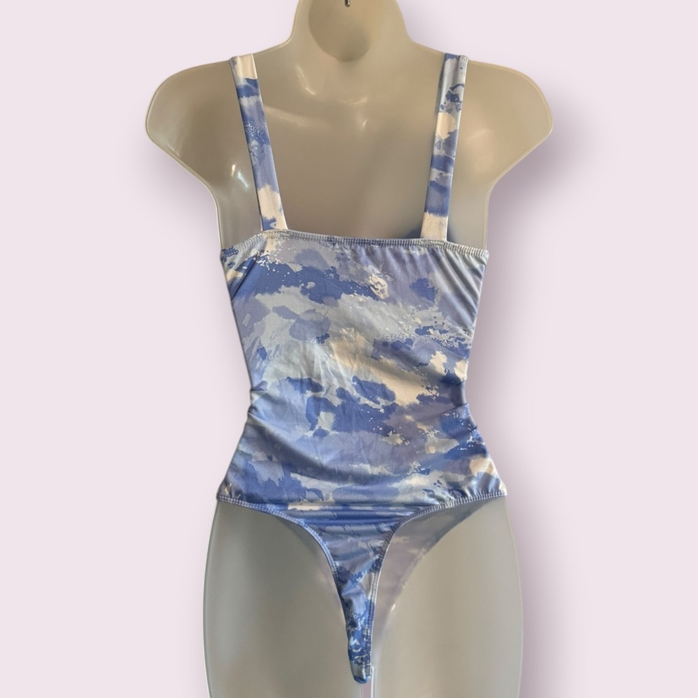 Princess Polly Blue Cloud Print Square Neck Bodysuit Thong M - Picture 6 of 6